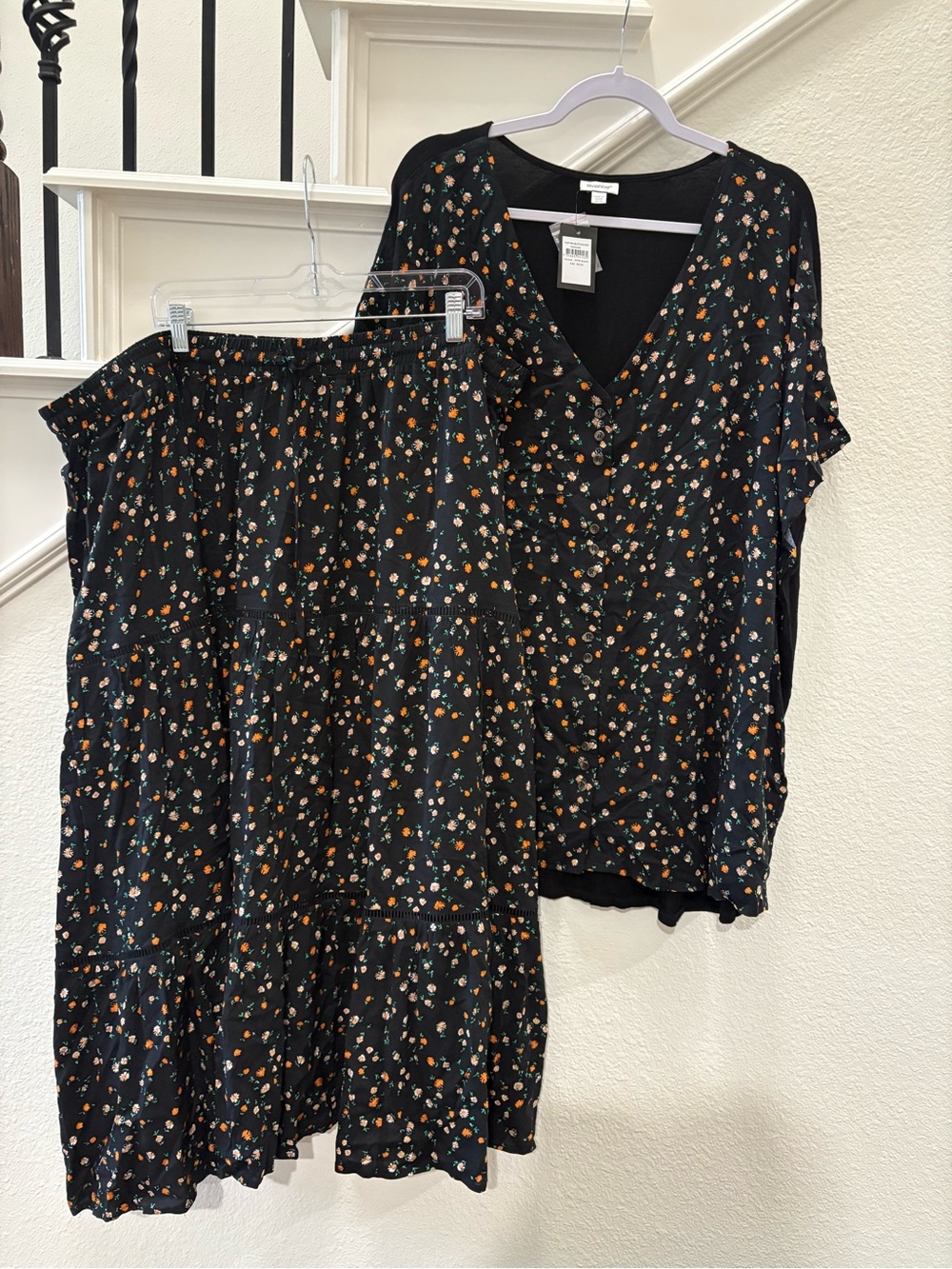 NWT Avenue Floral Blouse and Skirt 2 Piece Set